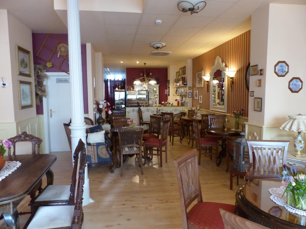 Cafe 28 & Pension Am Markt Wismar Exterior foto